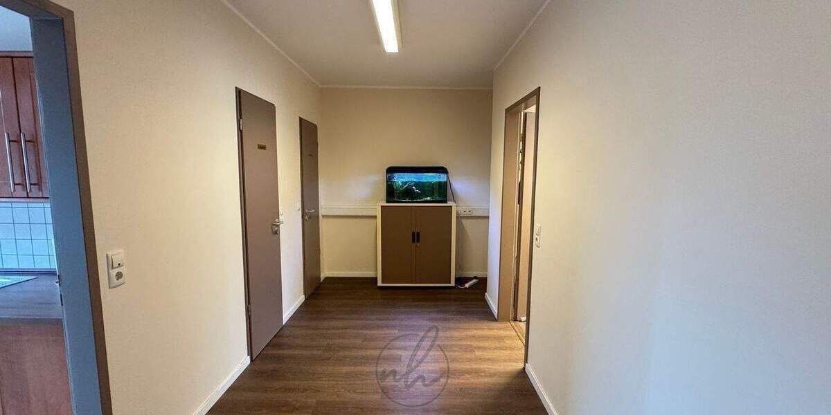 Gewerbeobjekt Barsbüttel - 3 Zimmer, 130 m&sup2;, 1.250&euro; | Angebot:26731342