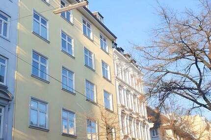 TOPLAGE St. GEORG Großzügige 2-Zi.-Altbau-Wohnung im 4. OG mit Fahrstuhl & Süd-West-Balkon mit Weitblick 3-Zi.-Variante nach Umbau möglich! 2 zimmer