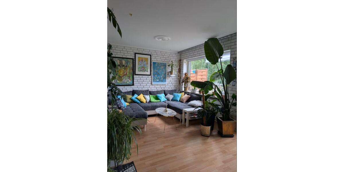 Zimmer frei in liebevoller, grüner Wohnung mit großer Terrasse – 18 zimmer