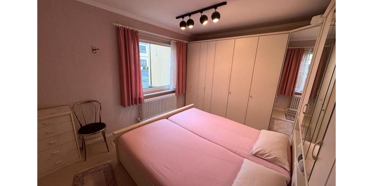 Schöne 3 Zimmer Wohnung+Tiefgaragenstellplatz in zentraler Lage 3 zimmer