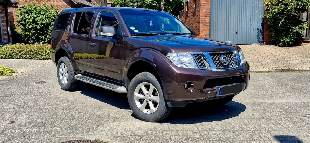 Nissan Pathfinder 161.000 km 15.500 &euro; Norderstedt 22848
