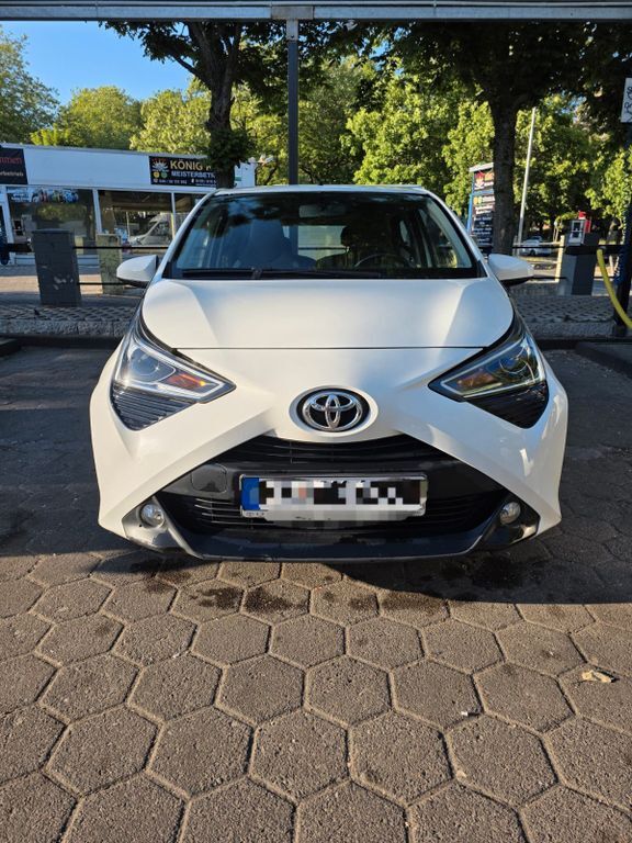 Aygo (X)