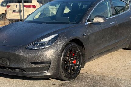 Tesla Model 3 164.000 km 15.400 &euro; Stapelfeld bei Hamburg 22145