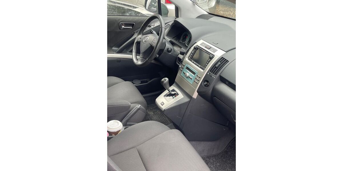 Toyota Corolla Verso 11.000 km 6.590 &euro; Hamburg 22309