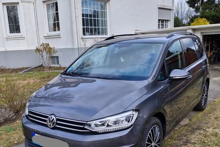 VW Touran 67.760 km 18.990 &euro; Hamburg 21075