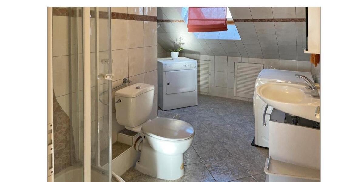 Dachgeschoss Etage 1 zimmer