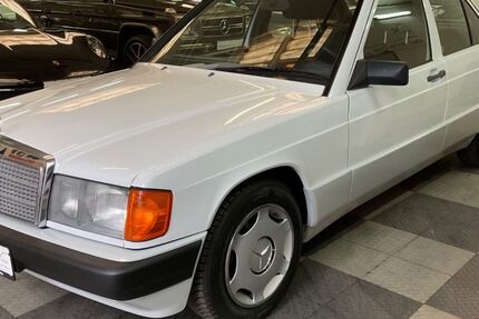 Mercedes-Benz 190 118.599 km 12.880 € Hamburg 22087