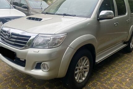 Toyota Hilux 196.200 km 17.700 &euro; Hamburg 20535