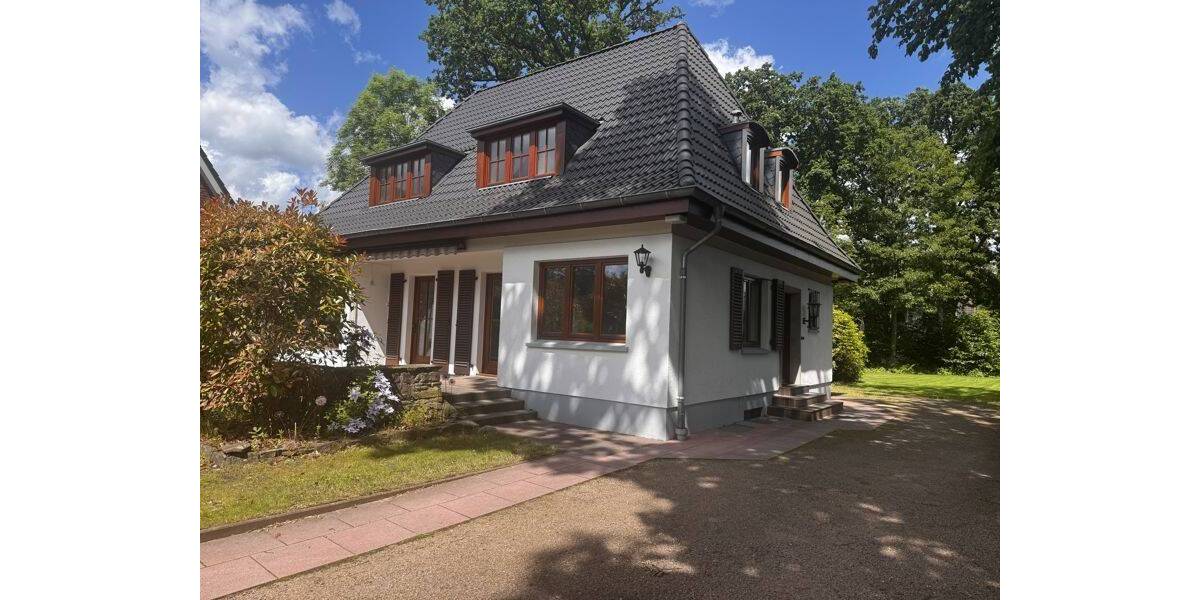 Einfamilienhaus Pinneberg - 7 Zimmer, 140 m&sup2;, 2.170&euro; | Angebot:26908840