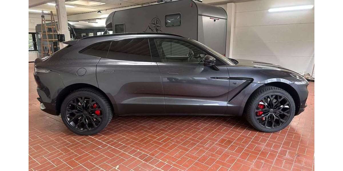 Aston Martin DBX 37.200 km 129.900 &euro; Hamburg 20253
