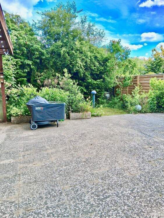 über 300 m2 WflNfl. - xxl Landhaus für 2 Familien oder große Familie - FREI - 2 x 5 Zimmer - Kamin - Sauna - riesiger Keller -