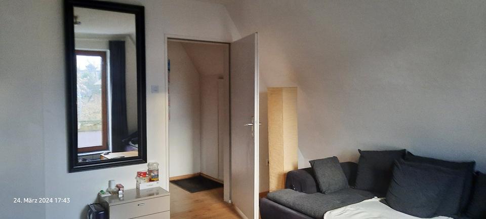 Dachgeschoßwohnung Hamburg Eidelstedt - 2.5 Zimmer, 55 m&sup2;, 895&euro; | Angebot:26051865