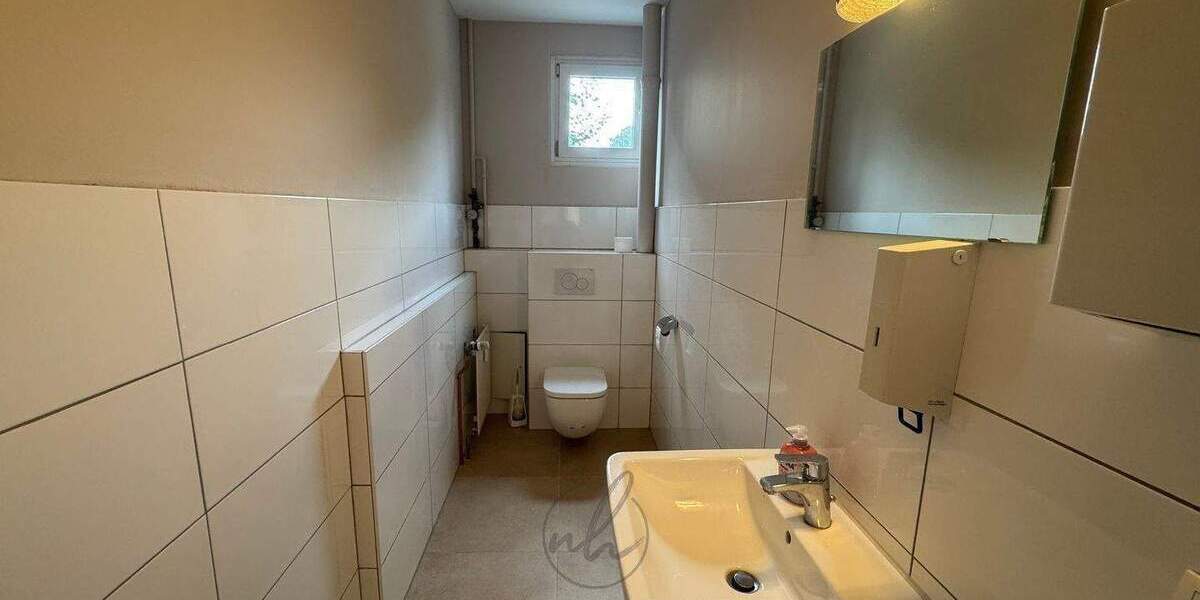 Gewerbeobjekt Barsbüttel - 3 Zimmer, 130 m&sup2;, 1.250&euro; | Angebot:26258633