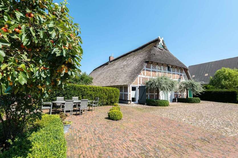 Haus zum Kaufen in Jork 769.000 € 360 m²