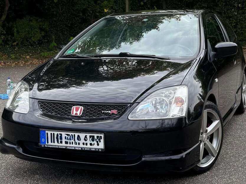 Honda Civic 317.612 km 7.800 € Hamburg 22459