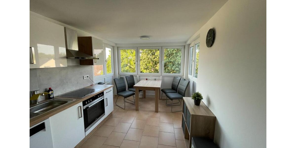 Möblierte WG-Zimmer in frisch sanierter Wohnung – Elbgaustraße 1 zimmer