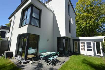Haus zum Mieten in Hamburg Marienthal 2.685 € 136 m²