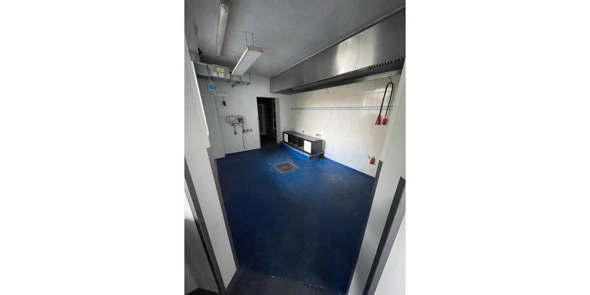 Lagerhalle mit Stellplatz zimmer