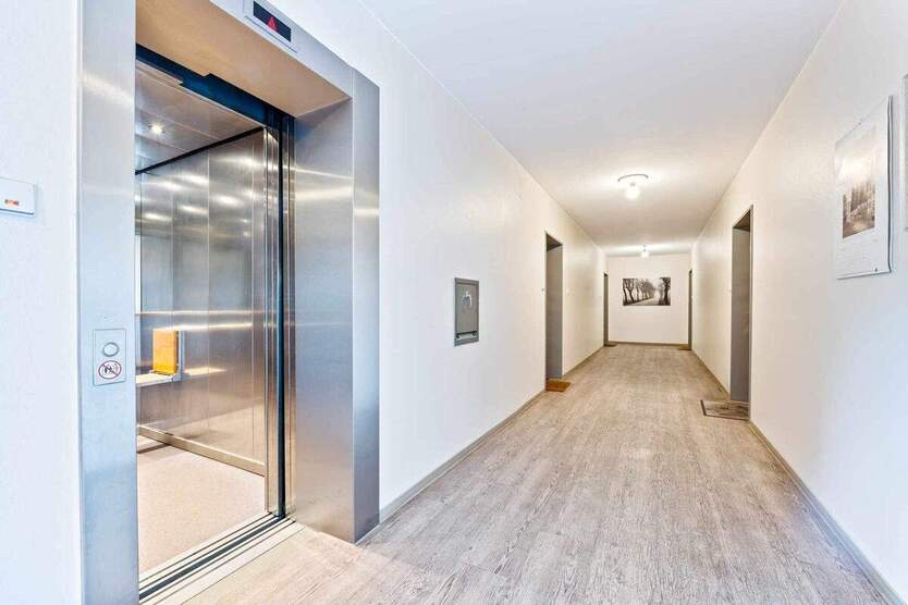 Sanierte 2-Zimmer-Wohnung mit Loggia am idyllischen Alsterlauf 2 zimmer