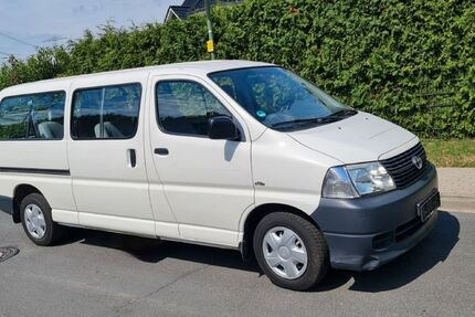 Toyota Hiace 244.000 km 9.900 &euro; Hamburg 22045