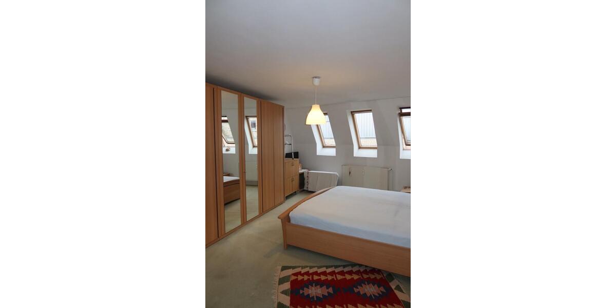 Dachgeschoßwohnung Hamburg Altona-Nord - 4.5 Zimmer, 104 m&sup2;, 2.400&euro; | Angebot:26484130