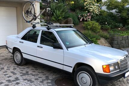 Mercedes-Benz 190 221.000 km 3.199 &euro; Hamburg 22081