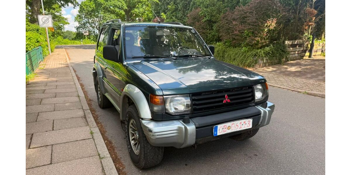Mitsubishi Pajero 242.134 km 5.650 &euro; Braak 22145