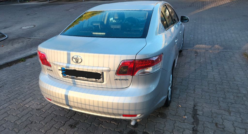 Toyota Avensis 125.000 km 7.990 &euro; Hamburg 22049