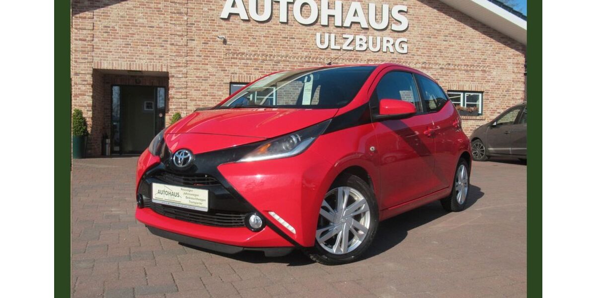Toyota Aygo (X) 39.881 km 9.900 &euro; Henstedt Ulzburg(20 km nördlich von HH-direkt an der A7) 24558