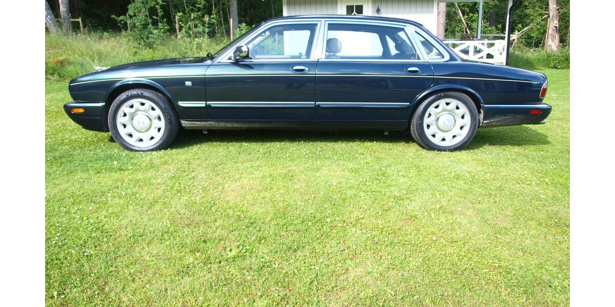 Jaguar Daimler 118.400 km 21.400 &euro; Hamburg 22587