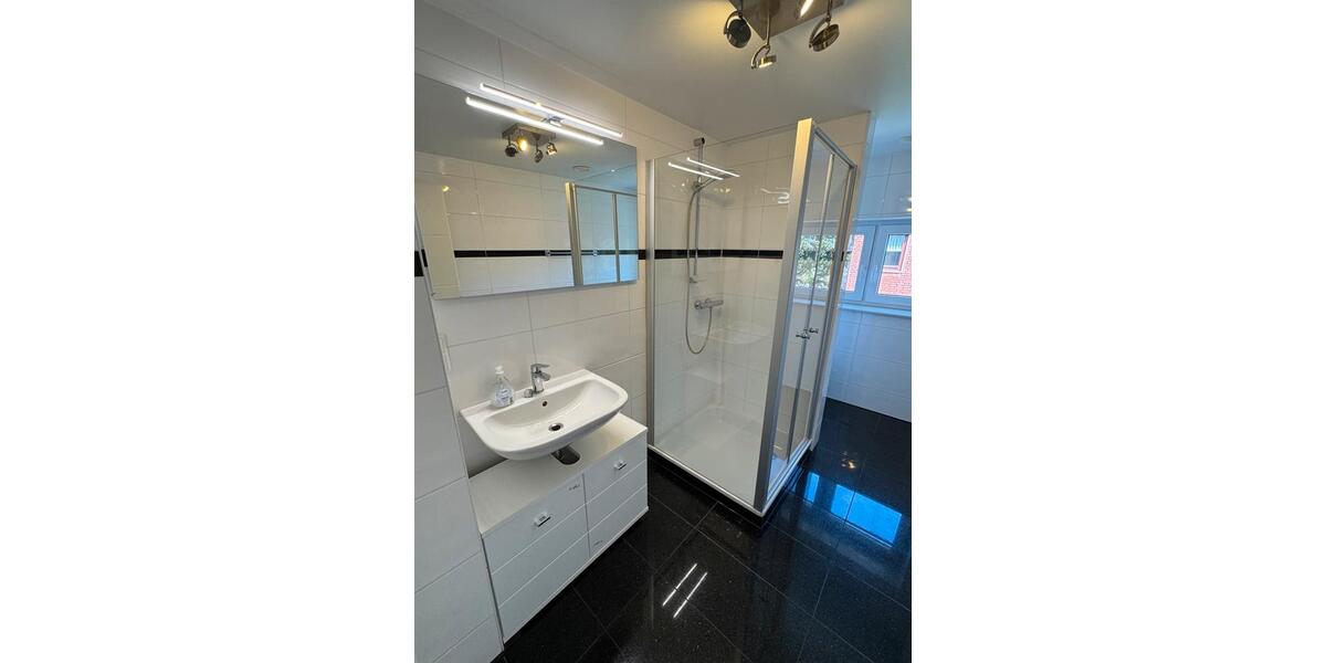Etagenwohnung Hamburg Wandsbek - 5 Zimmer, 190 m&sup2;, 3.000&euro; | Angebot:26258753