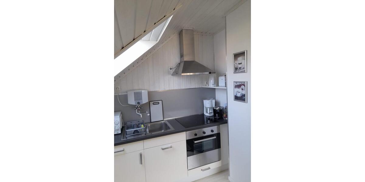 Möblierte ruhige DG-Wohnung - ideal für GeschäftsleutePendler 2 zimmer