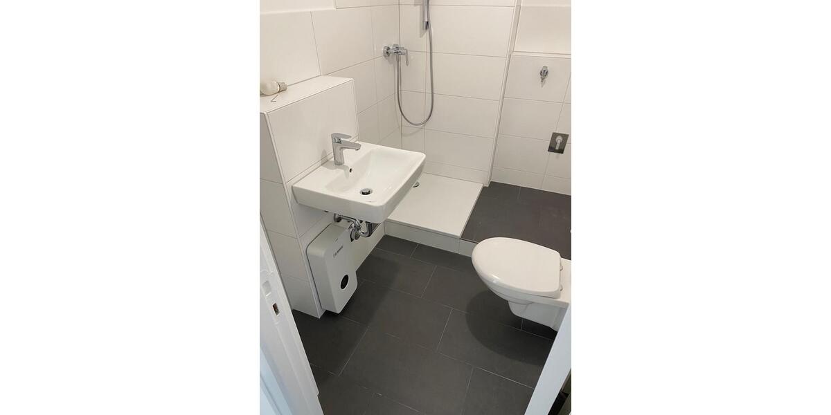 Dachgeschoßwohnung Hamburg Alsterdorf - 2 Zimmer, 42 m&sup2;, 1.200&euro; | Angebot:26350313