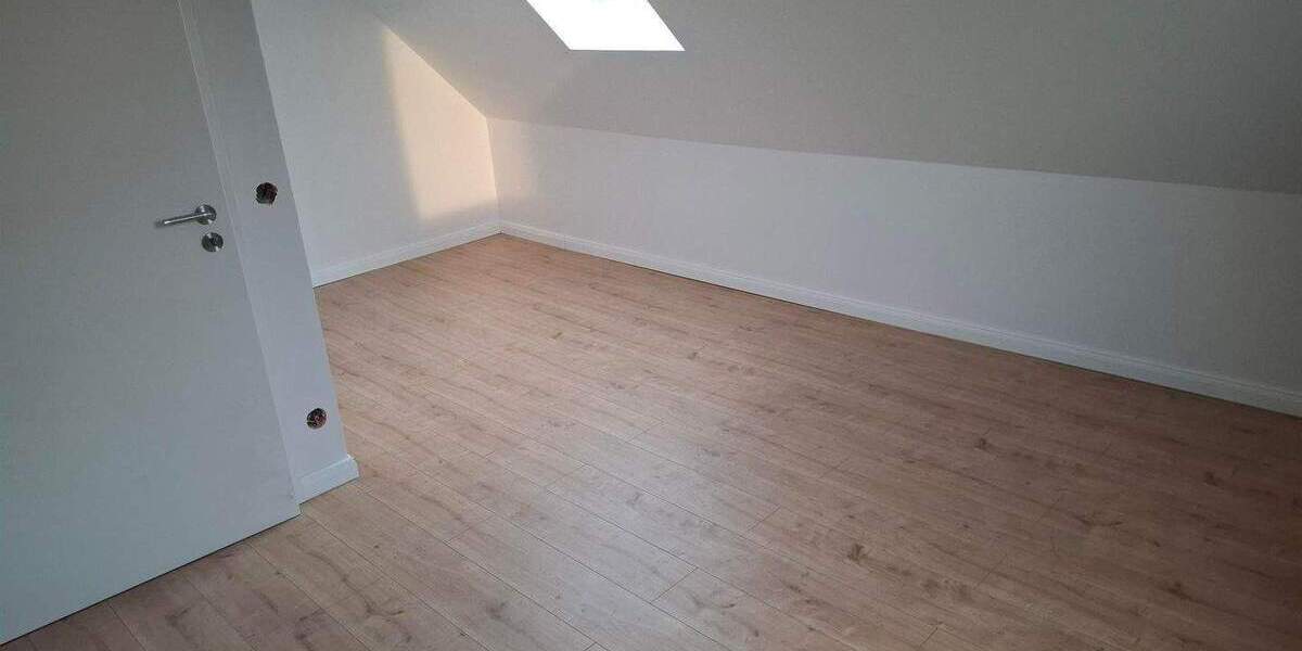 Doppelhaushälfte Quickborn - 5 Zimmer, 127 m&sup2;, 2.090&euro; | Angebot:25734072