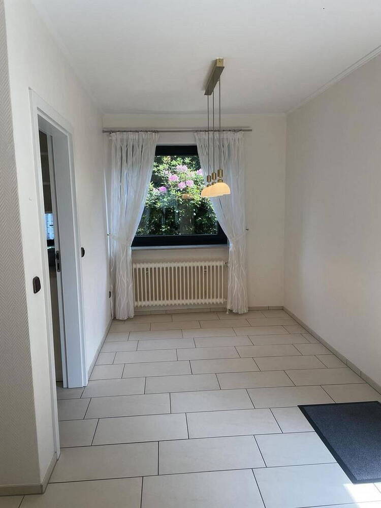 Doppelhaushälfte saniert mit Garten und Garage