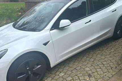 Tesla Model 3 29.999 km 31.290 &euro; Hamburg 22767