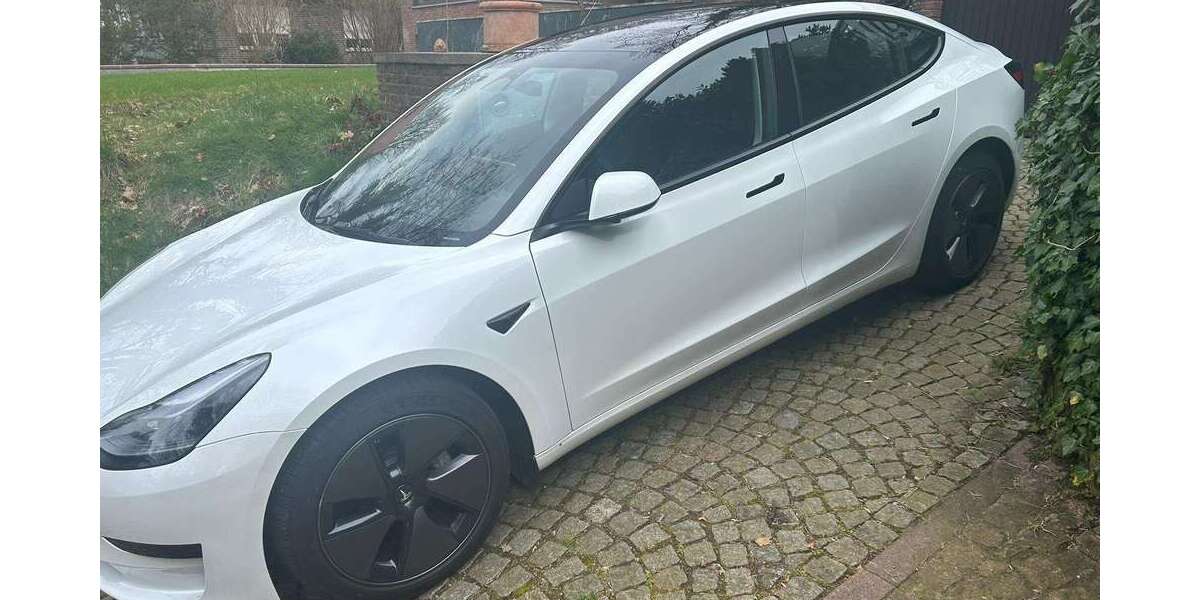 Tesla Model 3 29.999 km 31.290 &euro; Hamburg 22767