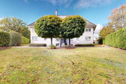 Dachgeschoss Maisonettewohnung in gepflegtem Mehrfamilienhaus mit Außenstellplatz 3 zimmer