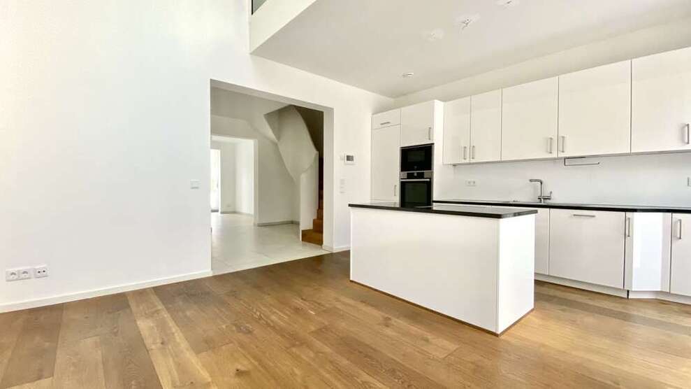 Haus zum Mieten in Hamburg 3.500 € 189 m²