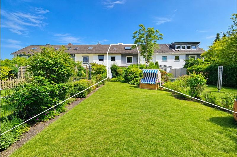 Bestlage in Ulzburg-Süd: Sanierungsbedürftiges Reihenhaus mit schönem Garten, Garage & viel Potenzial ! - Reihenmittelhaus Henstedt-Ulzburg Ulzburg | Angebot:26943293