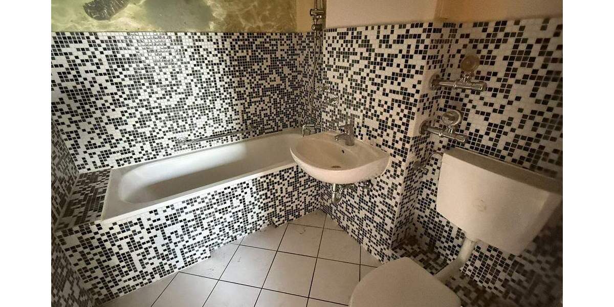 Etagenwohnung Pinneberg - 4 Zimmer, 88 m&sup2;, 199.000&euro; | Angebot:25599788