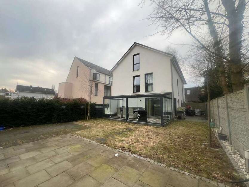 Haus zum Mieten in Hamburg 2.900 € 147.5 m²
