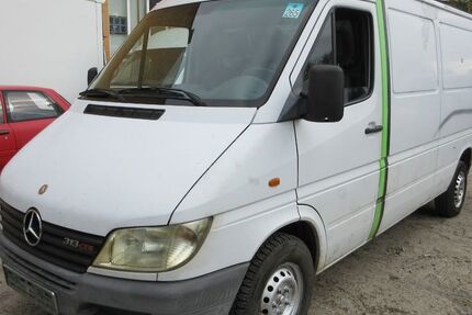 Mercedes-Benz Sprinter 299.509 km 4.800 € Hamburg 20537