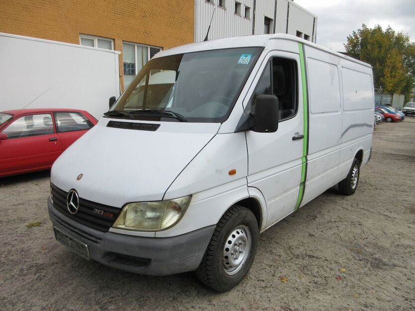 Mercedes-Benz Sprinter 299.509 km 4.800 € Hamburg 20537