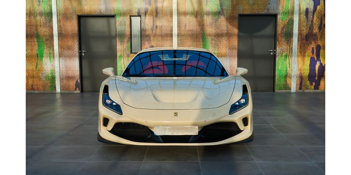Ferrari F8 10.800 km 269.900 &euro; Bargteheide 22941