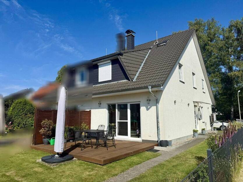 Moderne Doppelhaushälfte in bester Lage von Hamburg Farmsen-Berne