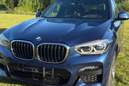 BMW X3 142.000 km 35.900 &euro; HAMBURG 22111