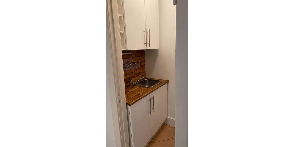 *** Bestlage in Winterhude: Eigentumswohnung: ein Zimmer, ebenerdiges Duschbad, Einbauküche, 1. OG, Fahrstuhl, französicher Balkon, renoviert!!*** 1 zimmer