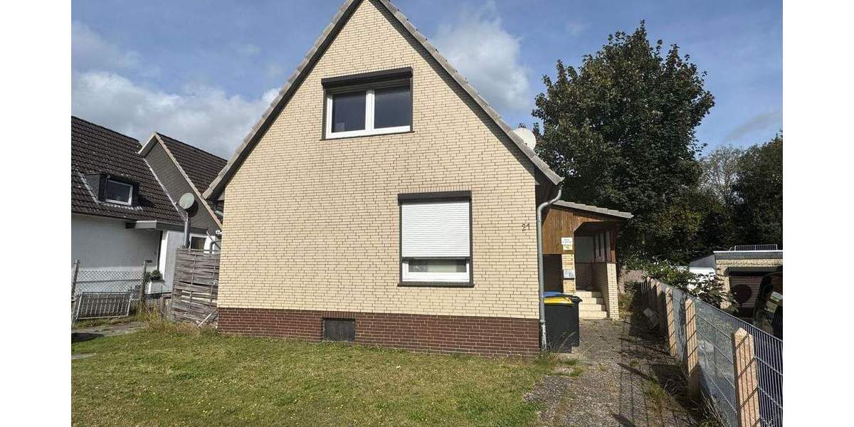 Baugrundstück mit abgängiger Altsubstanz zimmer