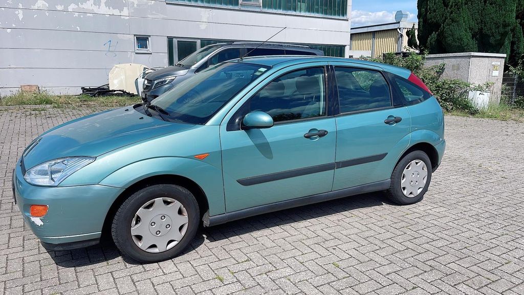 Ford Focus 83.500 km 1.480 &euro; Stapelfeld bei Hamburg 22145